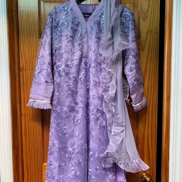 Lavender Salwar Kameez - Picture 3 of 6